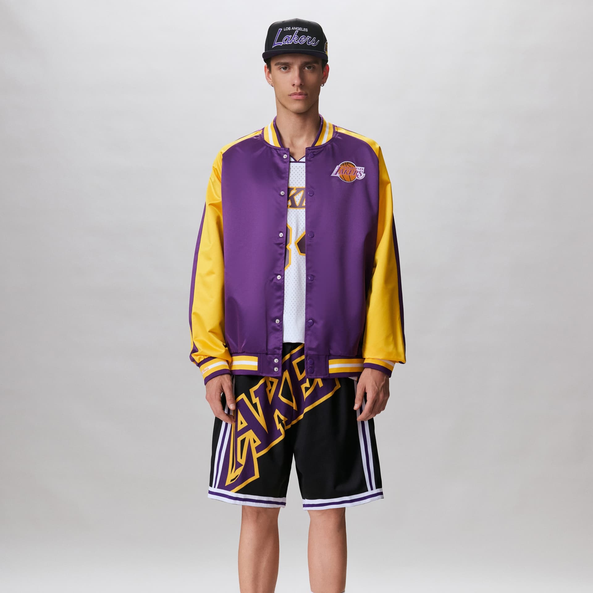 Бомбер Mitchell Ness NBA Logo - изображение 4