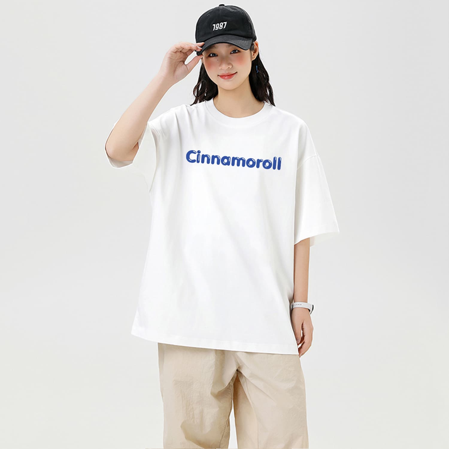 Футболка Sanrio x Cinnamoroll Унисекс футболка с мультяшным принтом и буквами, дышащая, 100% хлопок, свободный покрой, спущенное плечо, белый, черный - изображение 3