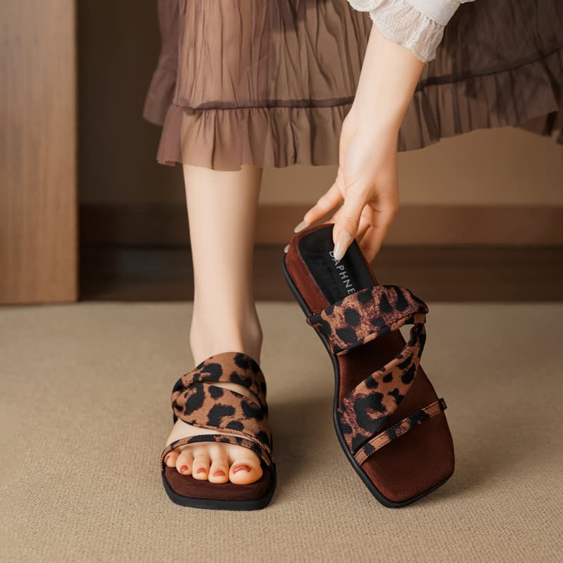 Сандалии Тапочки DAPHNE Rubber Slide Женские - изображение 6