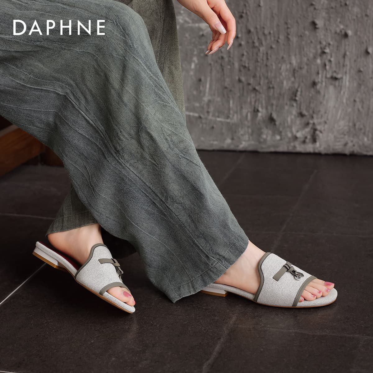Сандалии Daphne Шлепанцы Женские - изображение 11