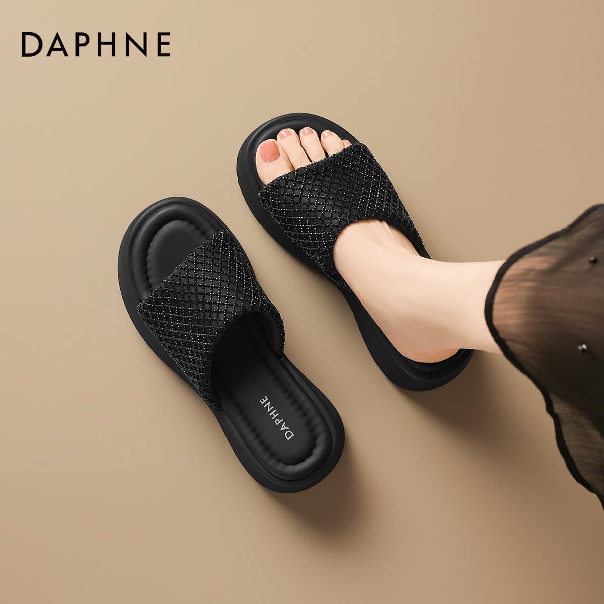Сандалии DAPHNE Шлепанцы Черные Женские - изображение 4