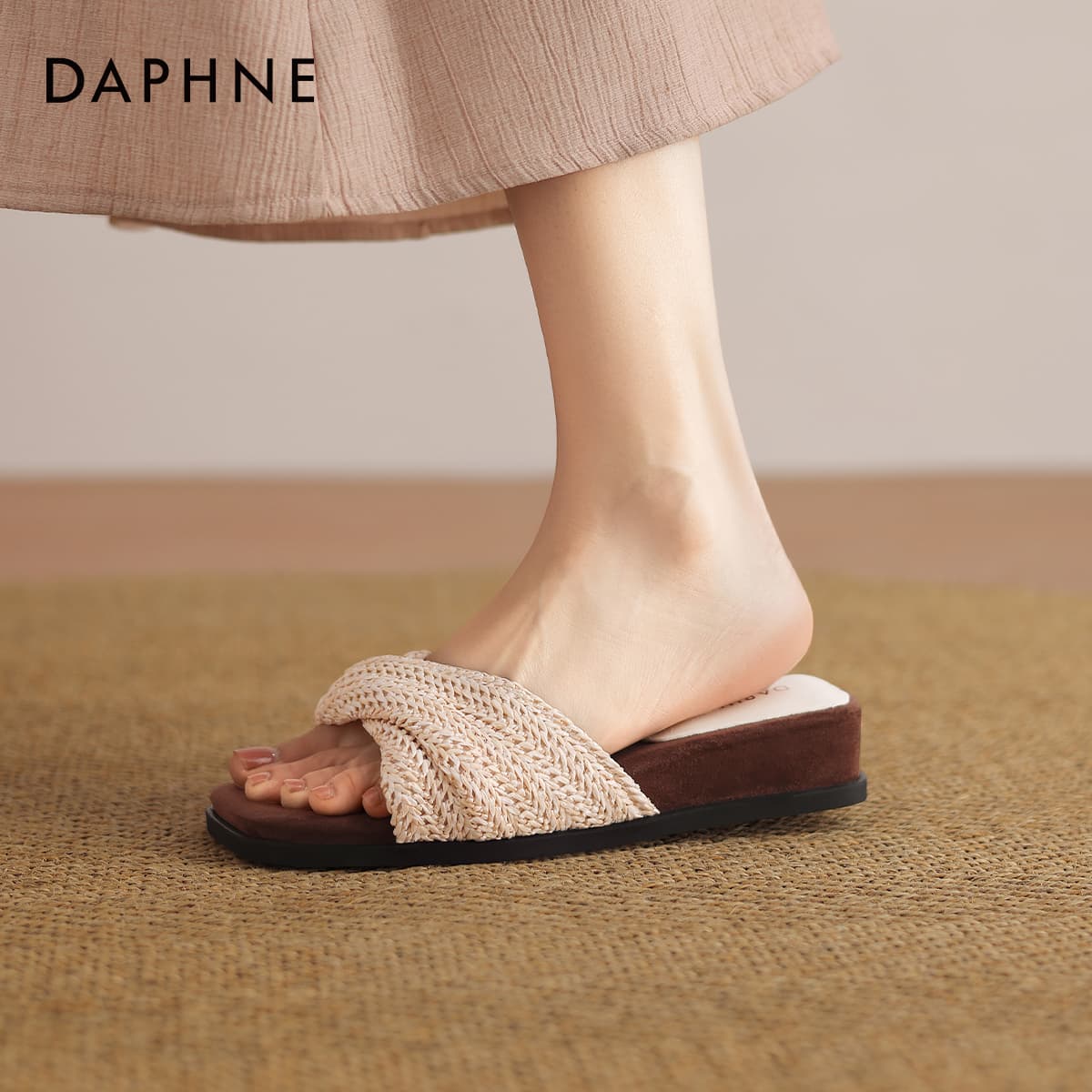 Сандалии DAPHNE Шлепанцы Бежевые Женские - изображение 7