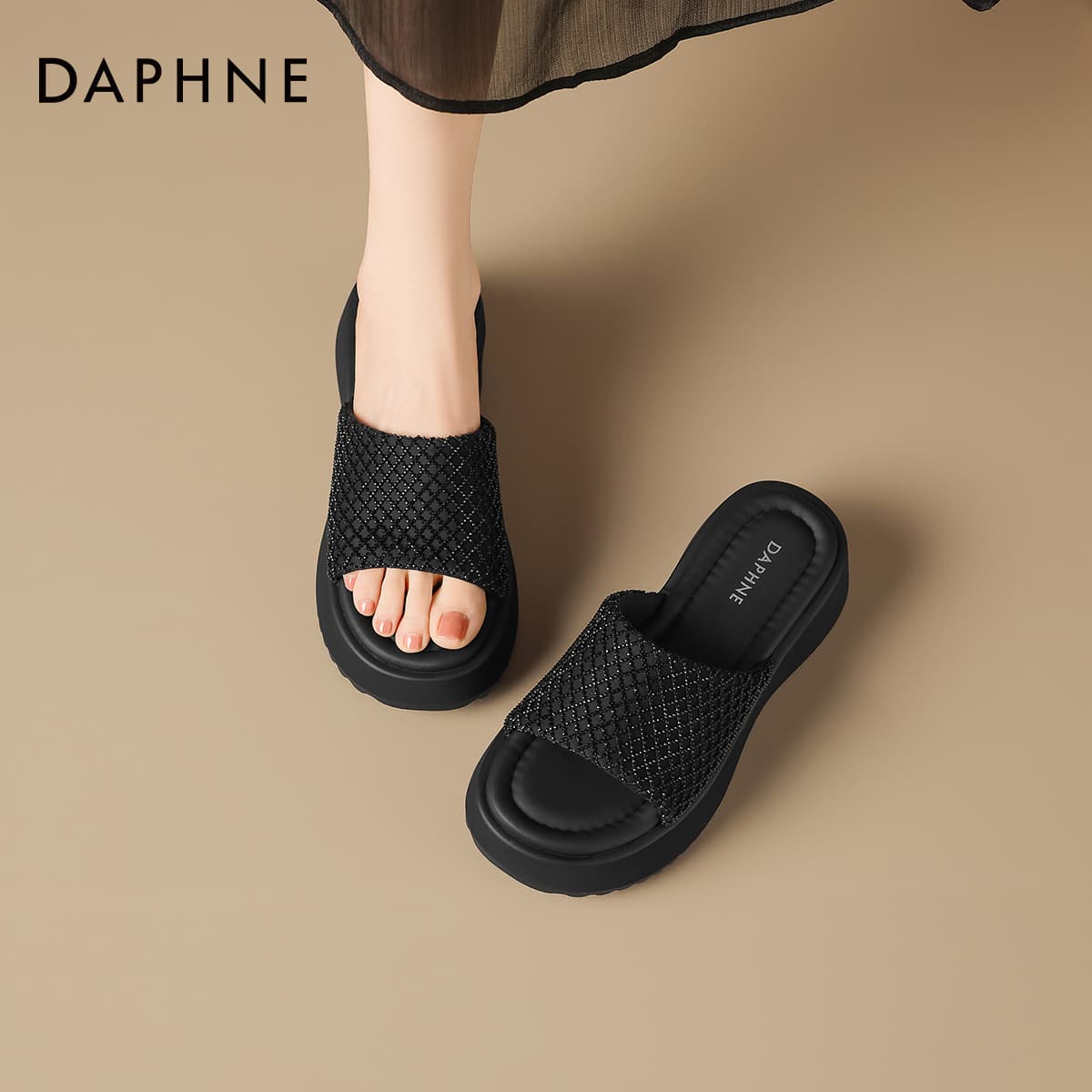 Сандалии DAPHNE Шлепанцы Черные Женские - изображение 5
