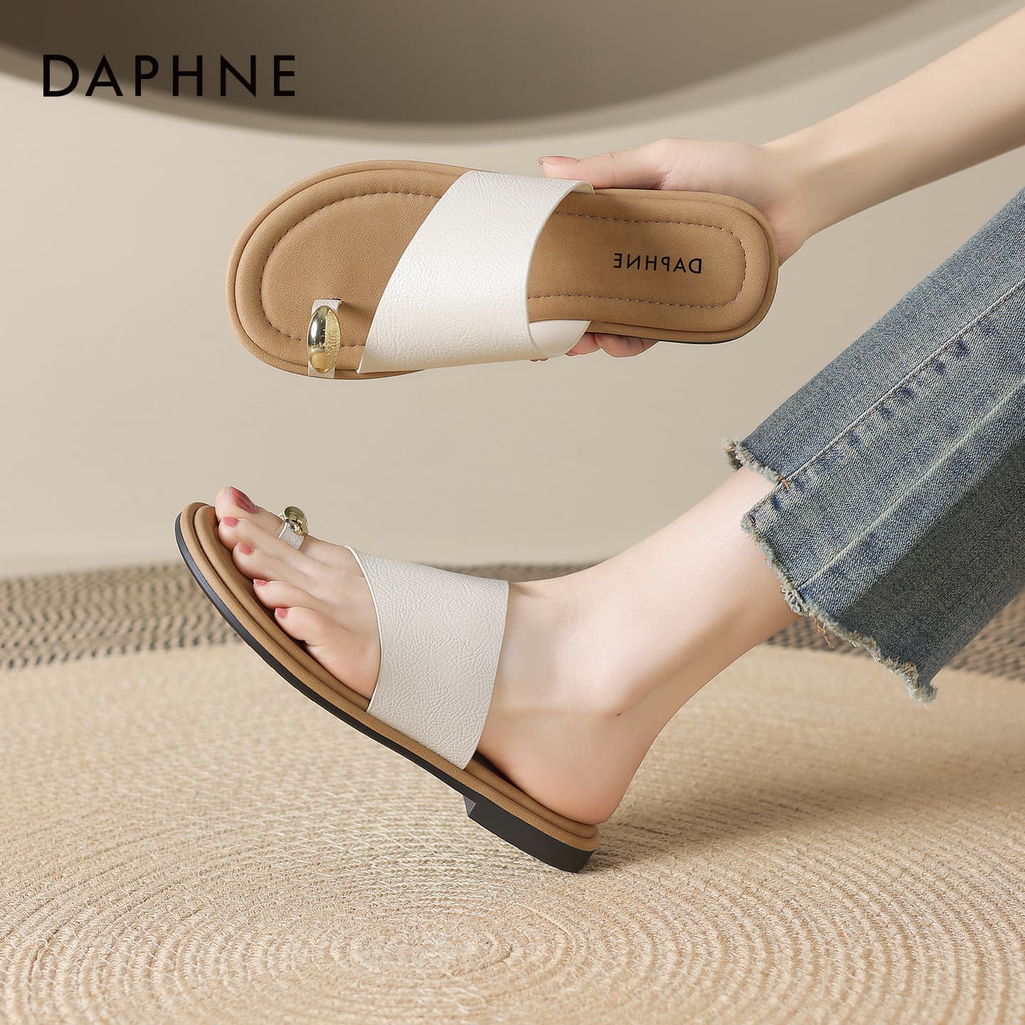 Сандалии DAPHNE Шлепанцы Женские Бежевый - изображение 7