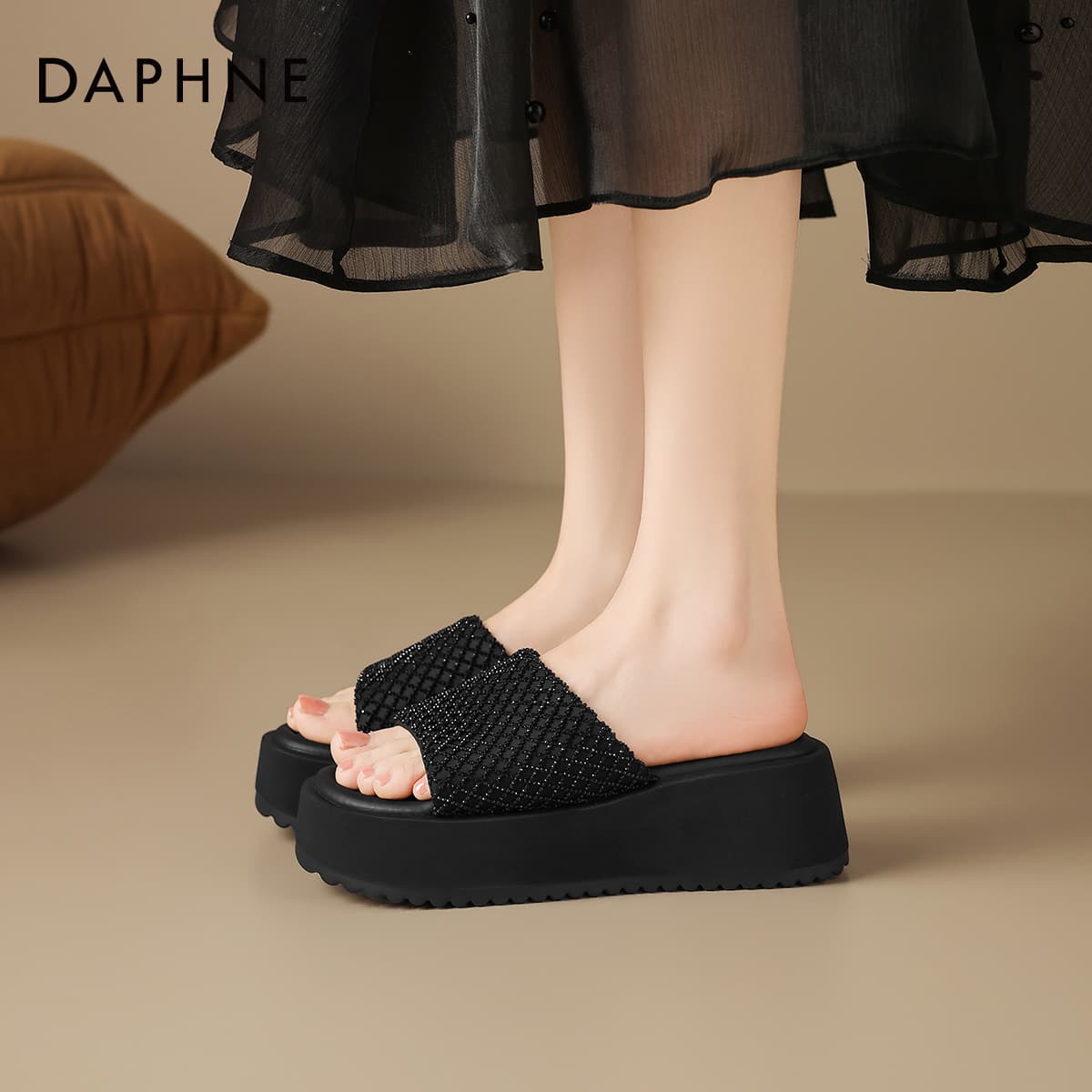 Сандалии DAPHNE Шлепанцы Черные Женские - изображение 7