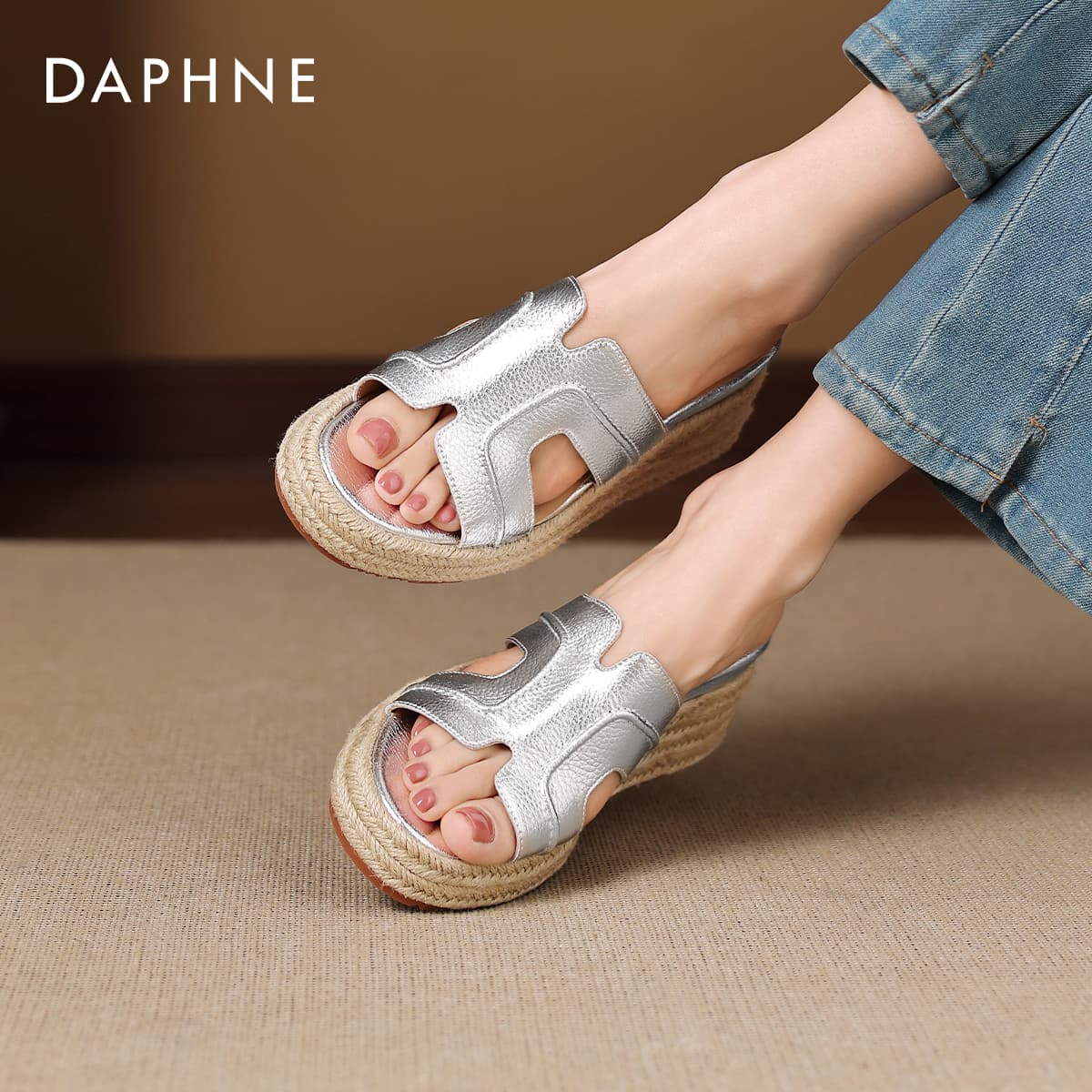Сандалии Daphne Шлепанцы Женские - изображение 4