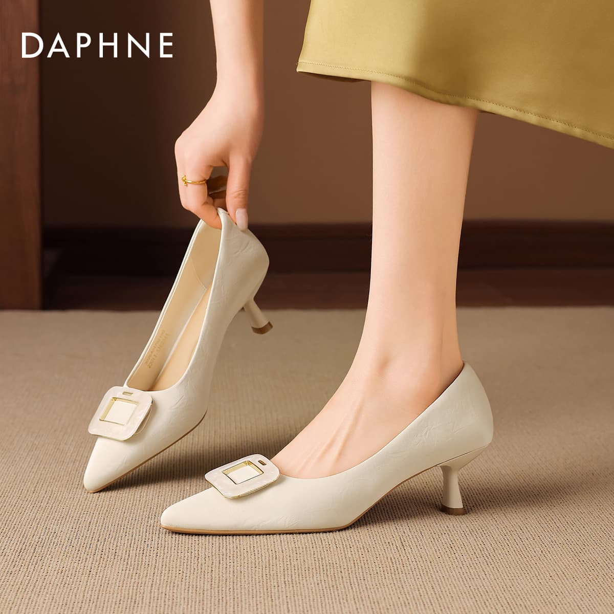Туфли DAPHNE Высокие каблуки Бежевые Женские - изображение 3