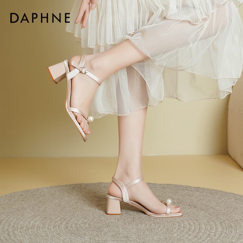 Шлёпанцы Daphne One Шнуровки Сандалии Женские - изображение 9
