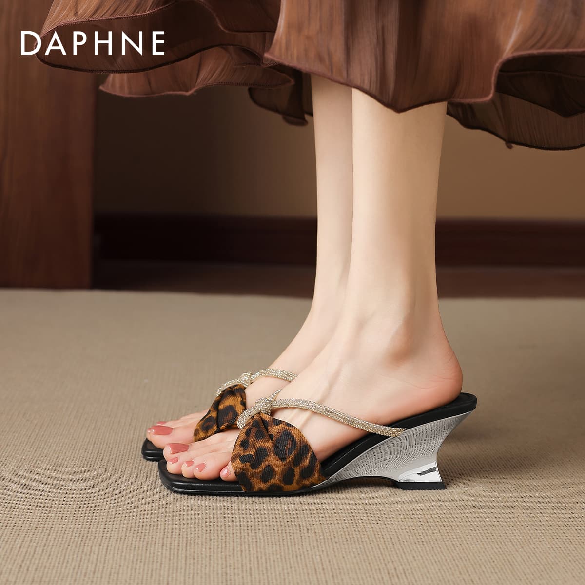 Шлёпанцы DAPHNE One Шнуровочные Сандалии Женские - изображение 6