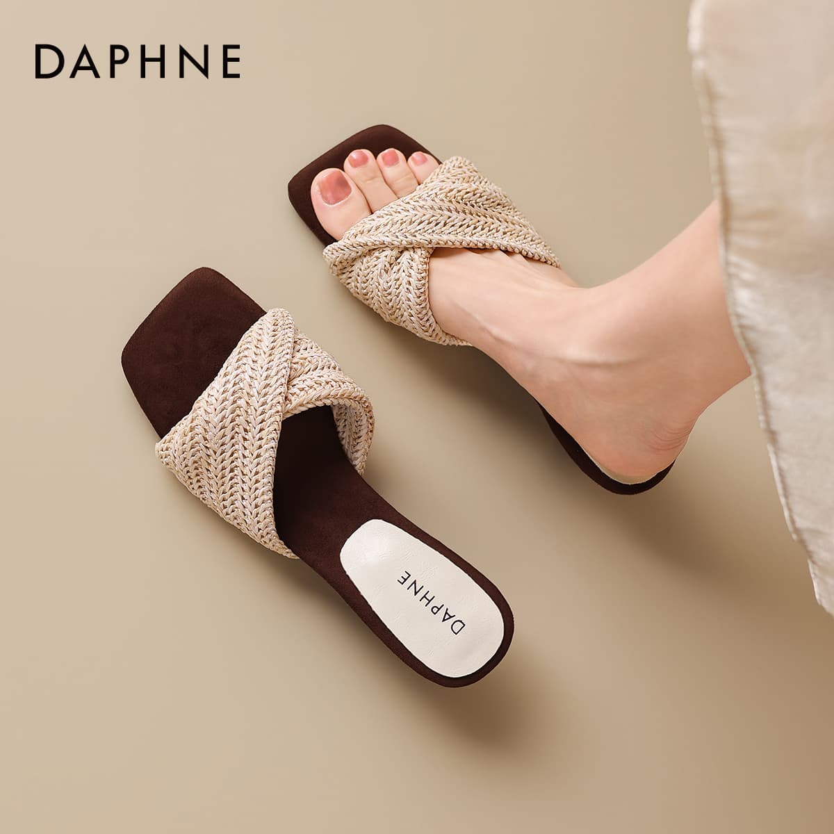 Сандалии DAPHNE Шлепанцы Бежевые Женские - изображение 4
