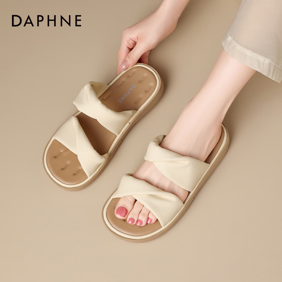 Сандалии Тапочки DAPHNE Rubber Slide Женские - изображение 7