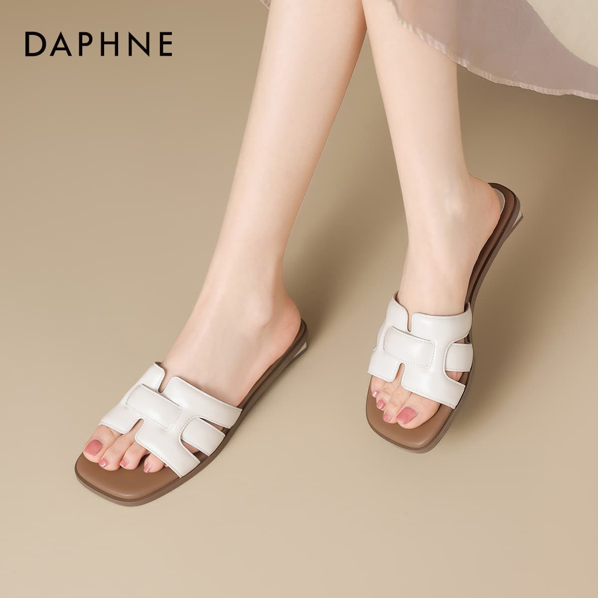 Сандалии DAPHNE Шлепанцы Бежевые Женские - изображение 3