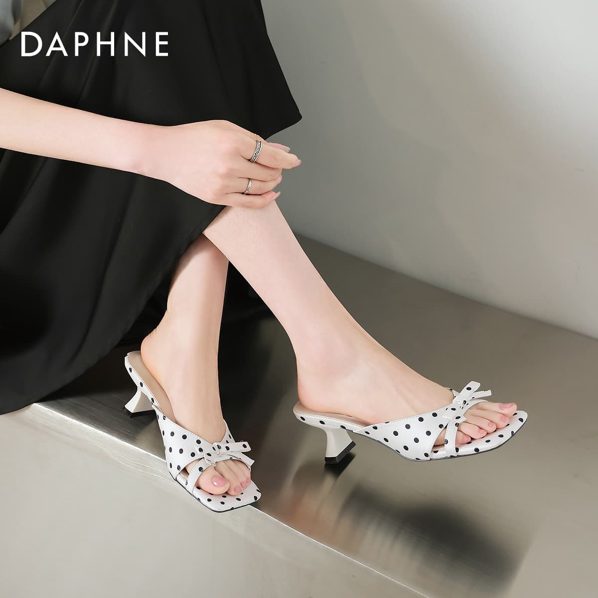 Шлёпанцы Daphne Ткань one Шнуровка Сандалии Женские - изображение 7