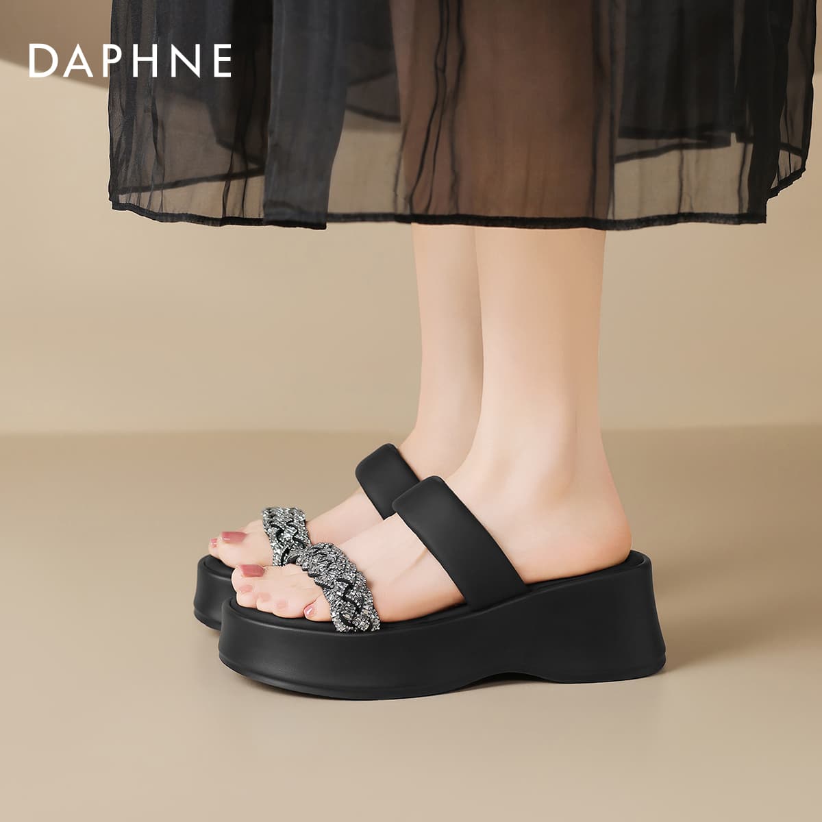 Сандалии DAPHNE Шлепанцы Черные Женские - изображение 6
