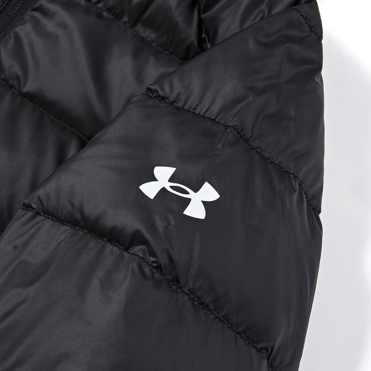 Under Armour Comprehensive Training Черный Kids Пуховики - изображение 6