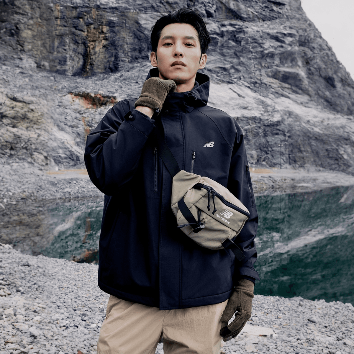 Куртка New Balance Мужские Черные Куртки - изображение 4