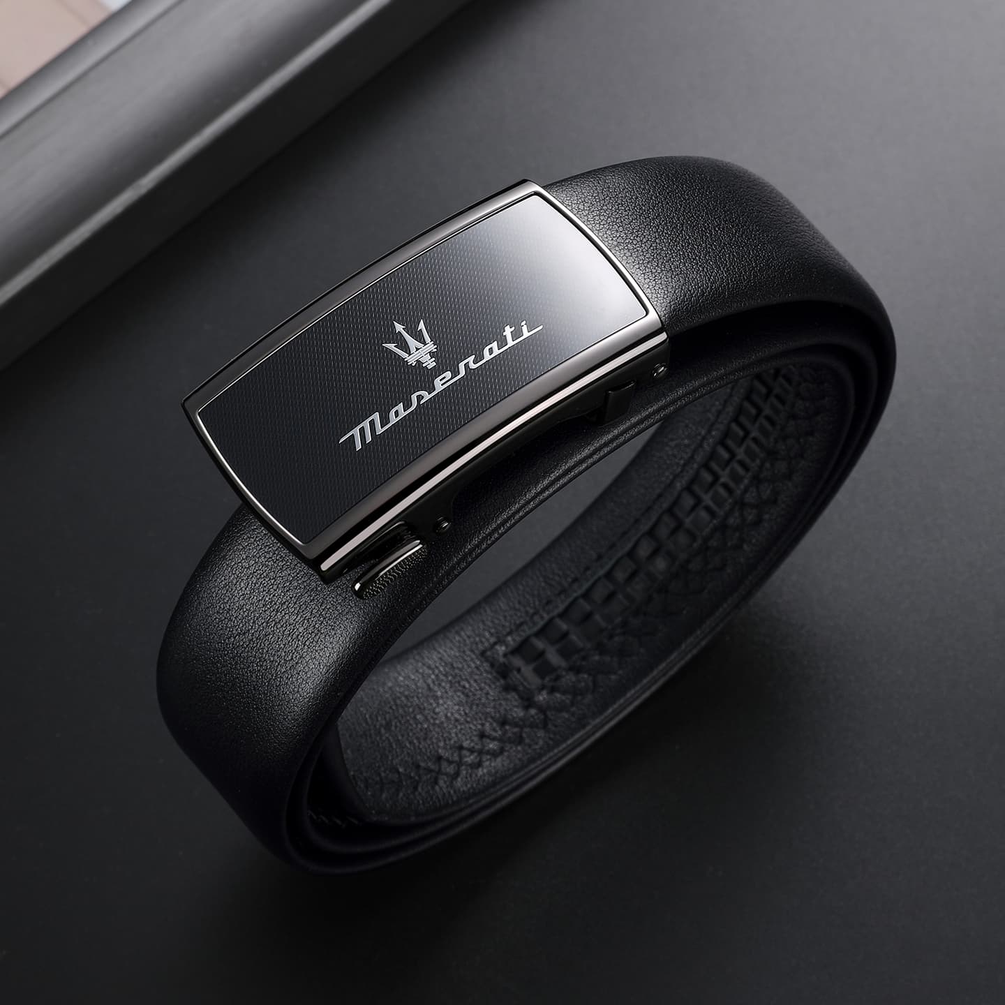 Ремень Maserati Лицевая коровья кожа Автоматическая пряжка Ремень Подарочный набор Коробка Мужской Глянцевый Металлический - изображение 7