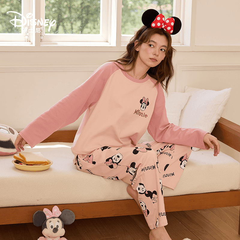 Пижама Disney Minnie Mouse Пижамный комплект "Magical Colors" Женский - изображение 2