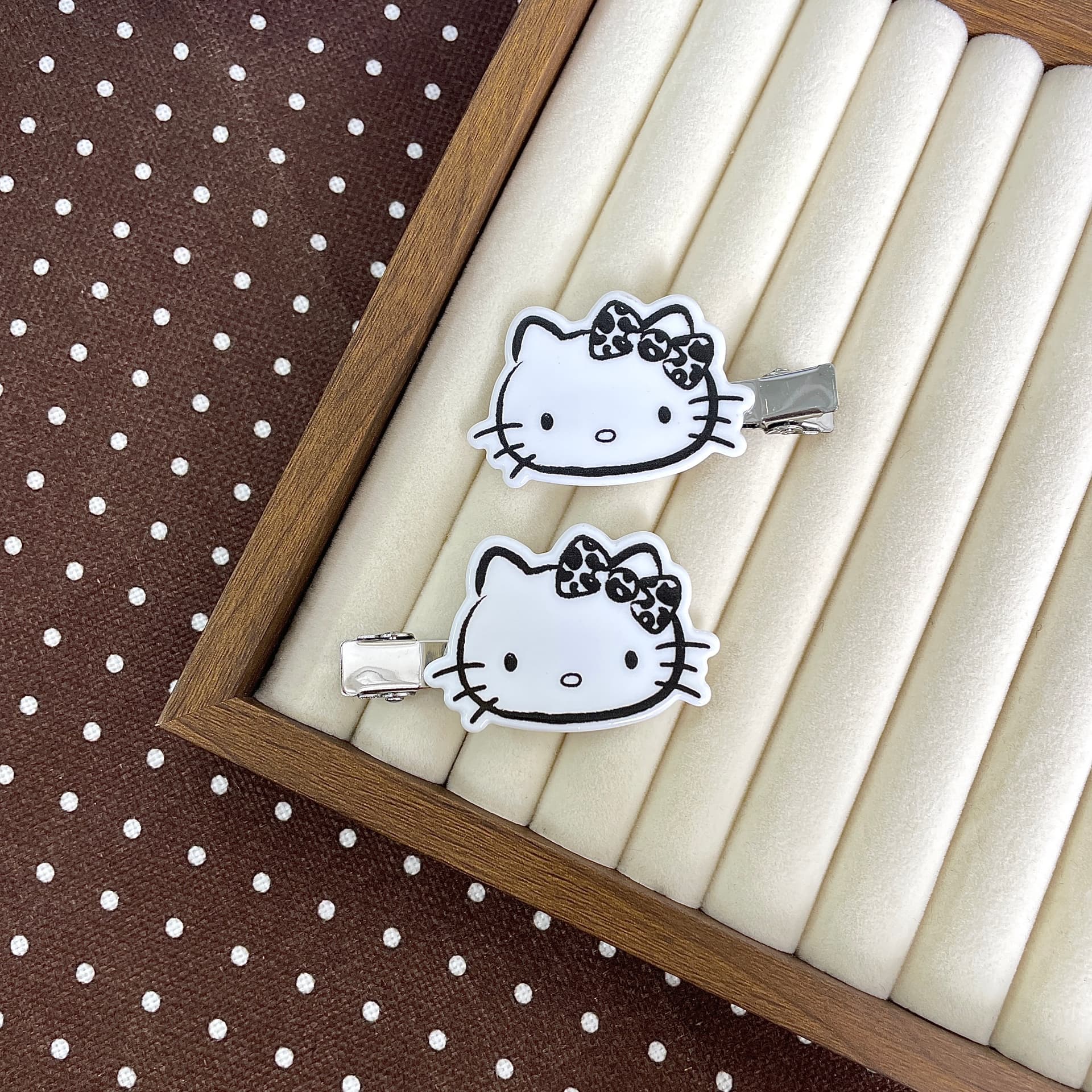 Заколка Sanrio Хелло Китти Милый и симпатичный акриловая заколка для волос с леопардовым бантом - изображение 5