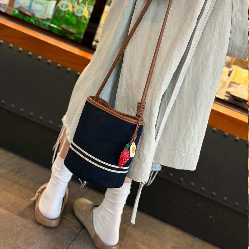 Сумка через плечо VINEY Crossbody сумка Джинсовый синий (Брелок включен) Женская - изображение 6