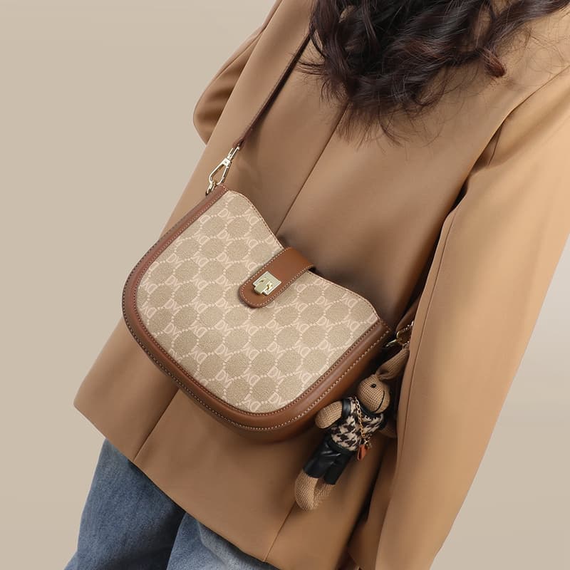 Сумка через плечо VINEY Crossbody сумка Коричневый (Брелок включен) Женская - изображение 5