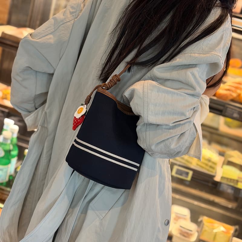 Сумка через плечо VINEY Crossbody сумка Джинсовый синий (Брелок включен) Женская - изображение 5