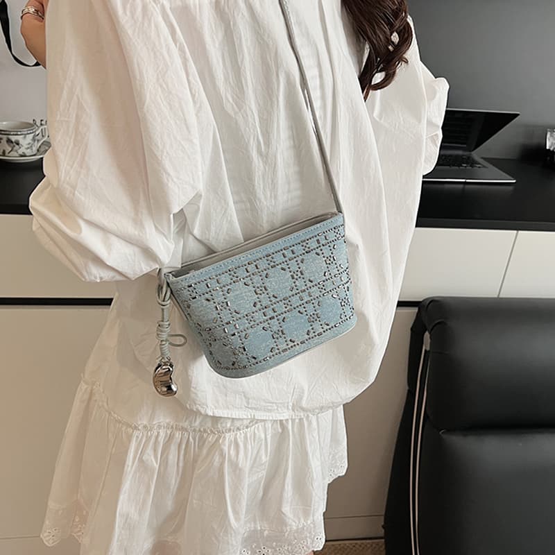 Сумка через плечо VINEY Crossbody Bag Light Blue (с подвеской) Женская - изображение 4