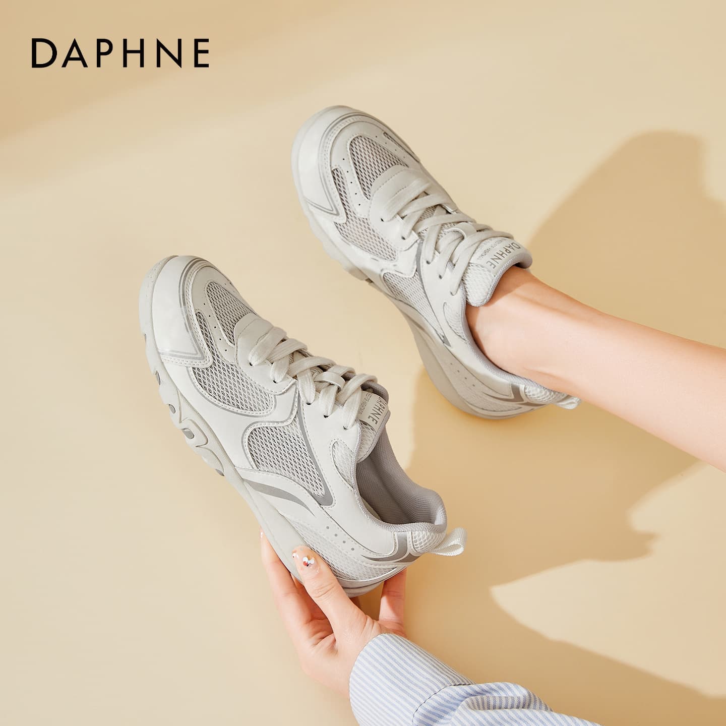 Кроссовки DAPHNE Повседневная обувь для женщин ткань - изображение 2