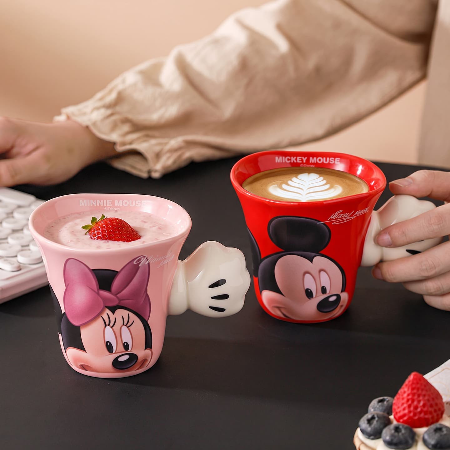 Кружки Disney 2026 Spring Festival Mickey Mouse and Friends - изображение 3