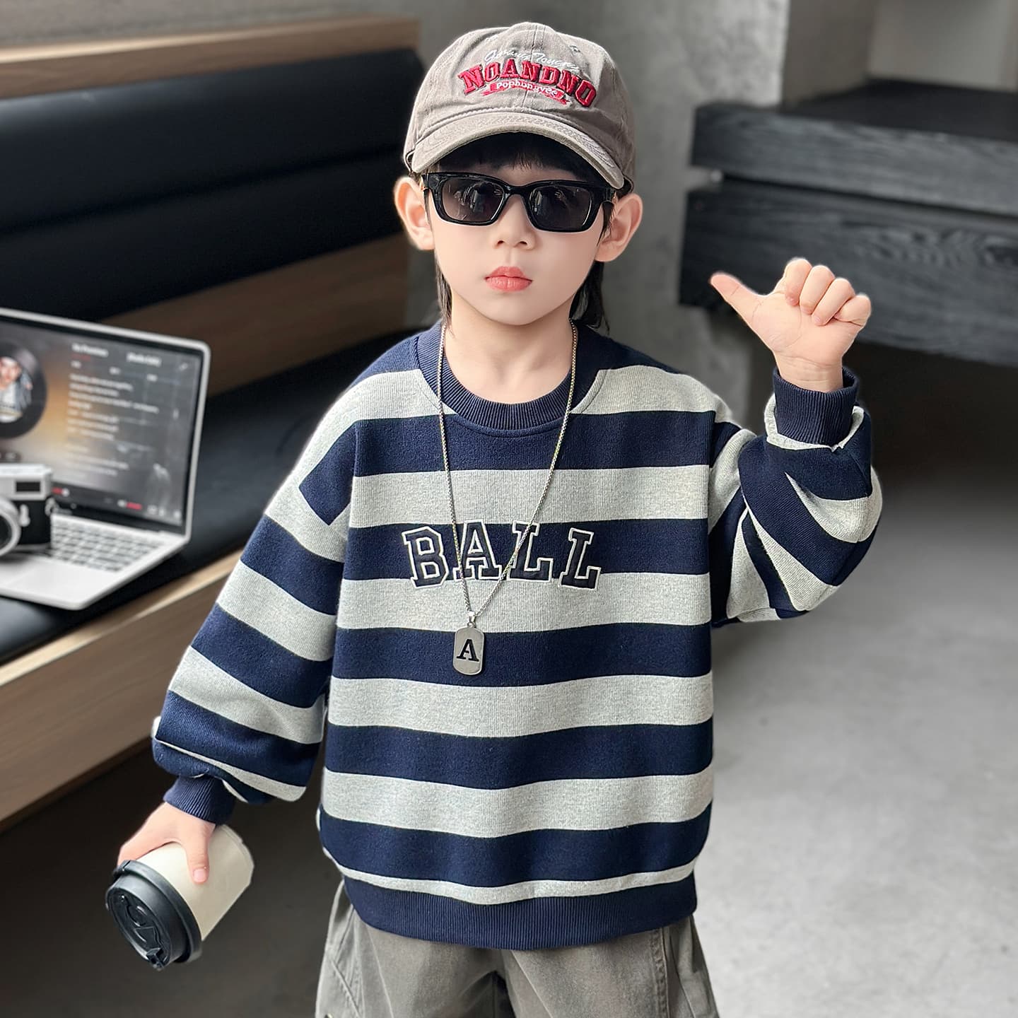 Кофта SHIBU 26557 Полосы Вышивка Свитшот Модель Темно-синий Kids Толстовки - изображение 4