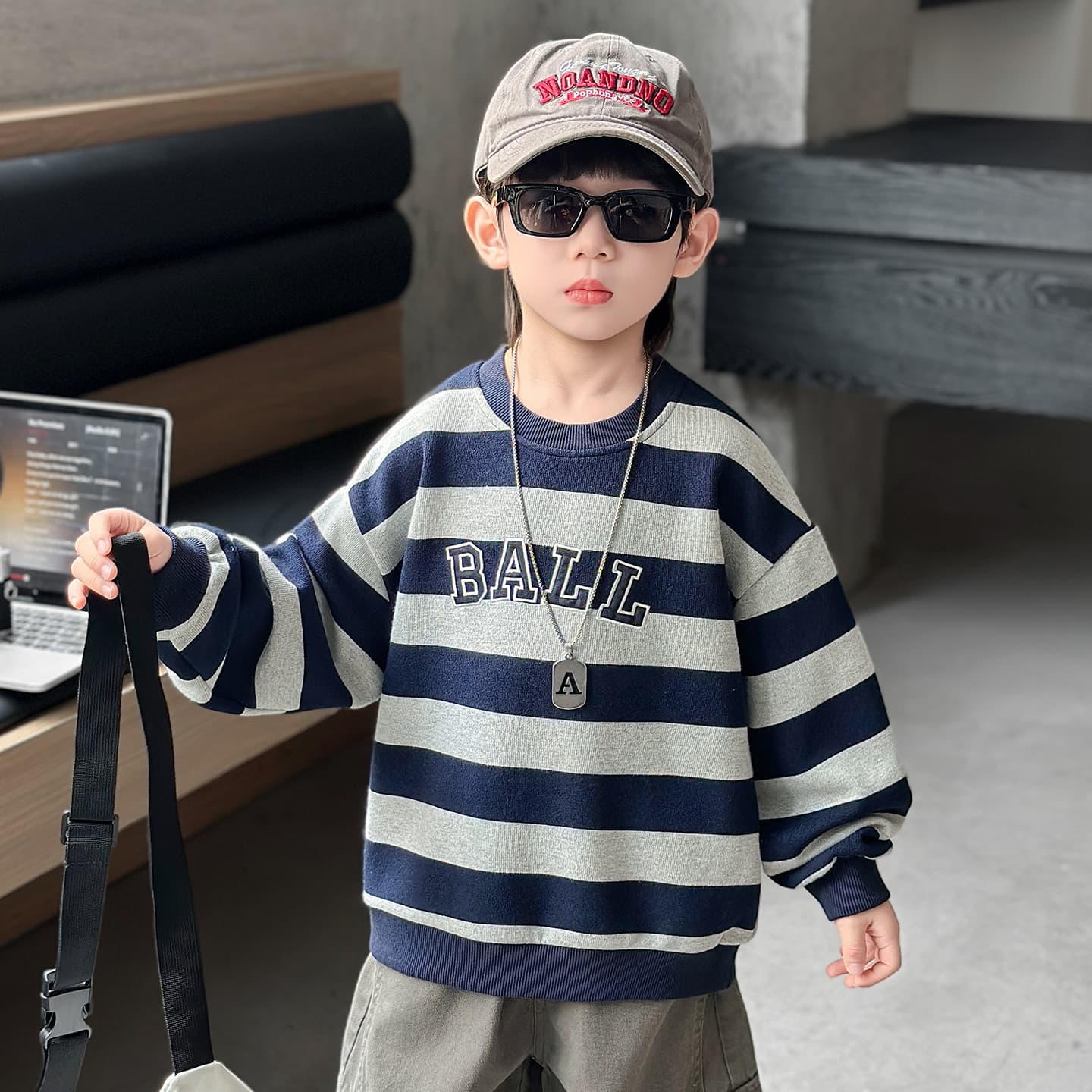 Кофта SHIBU 26557 Полосы Вышивка Свитшот Модель Темно-синий Kids Толстовки - изображение 2
