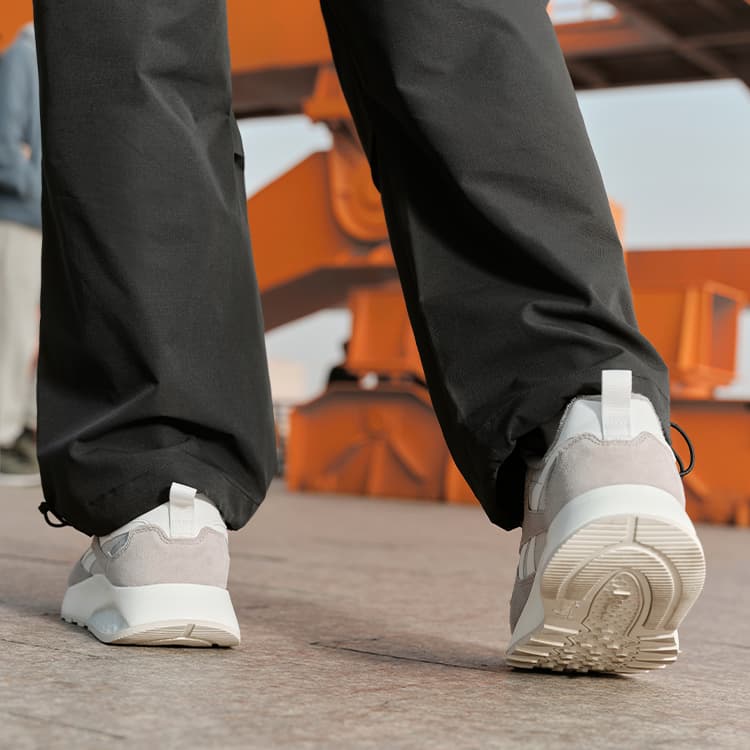 Кроссовки для бега Reebok Classic Leather HEXALITE - изображение 8