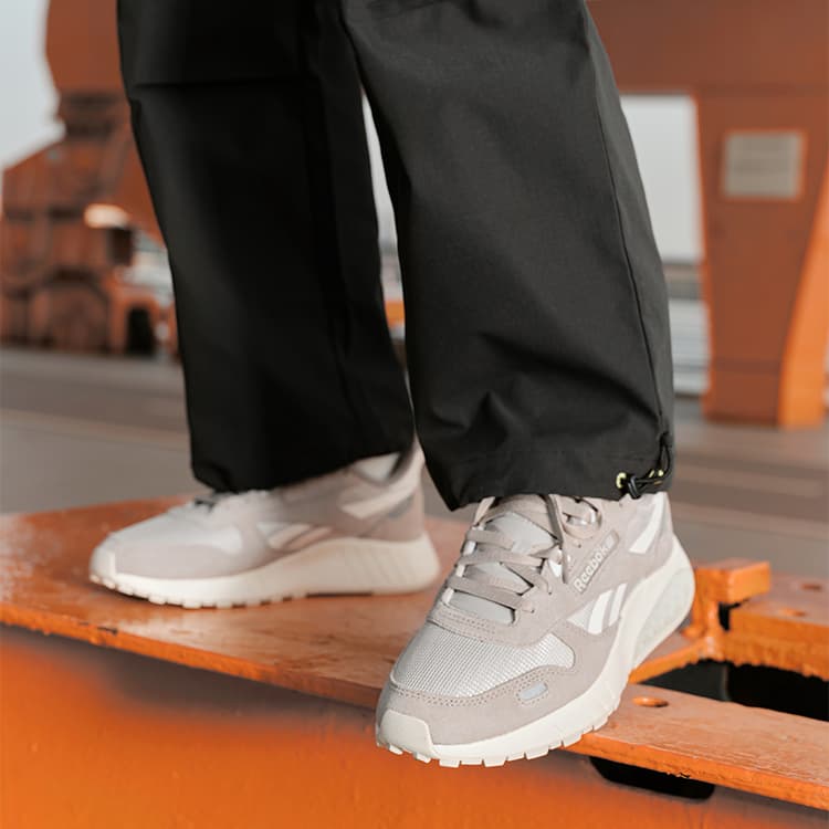 Кроссовки для бега Reebok Classic Leather HEXALITE - изображение 6