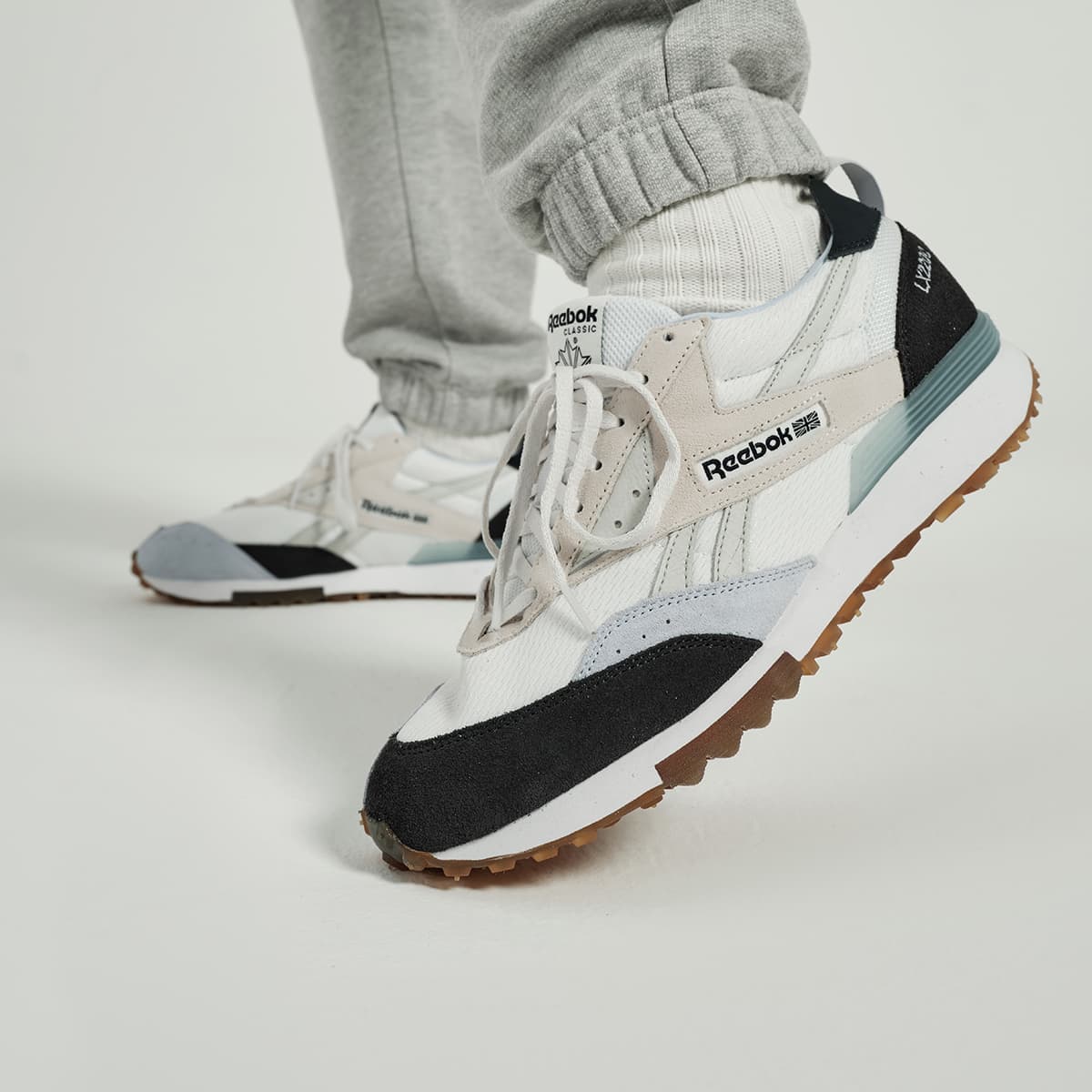 Кроссовки для бега Reebok LX2200 - изображение 4