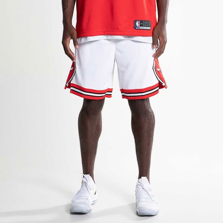Баскетбольные шорты Nike NBA Chicago Bulls Shorts White - изображение 4