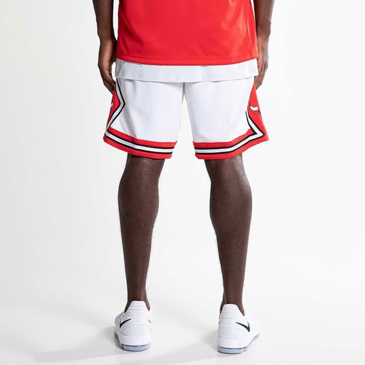Баскетбольные шорты Nike NBA Chicago Bulls Shorts White - изображение 6
