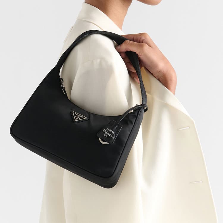 Мини-сумка Prada Re-Edition 2000 Hobo Black - изображение 10
