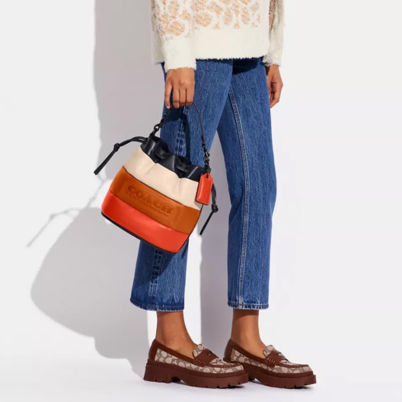 Сумка COACH Field 23 Bucket Bag - изображение 5
