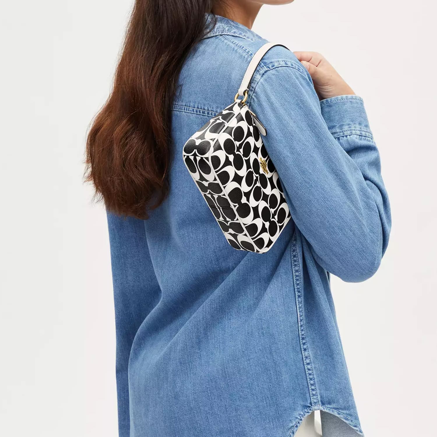 Мини-сумка COACH Nolita 19 - изображение 4