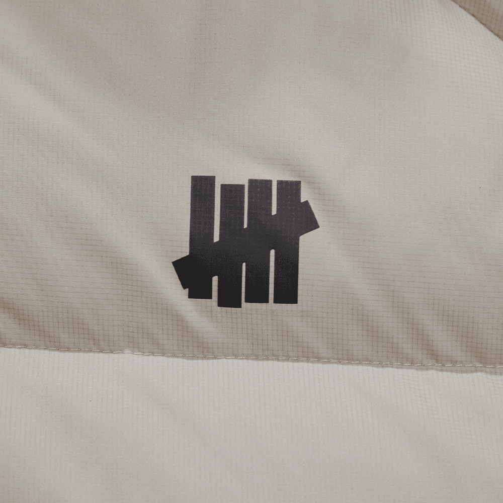 Зимняя куртка UNDEFEATED FW25 Striped Logo Zipper Down Jacket — фото 7