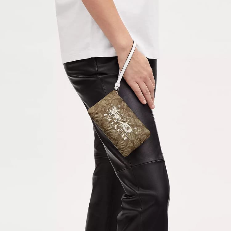 Сумка COACH Corner Zip Wristlet 16 - изображение 5