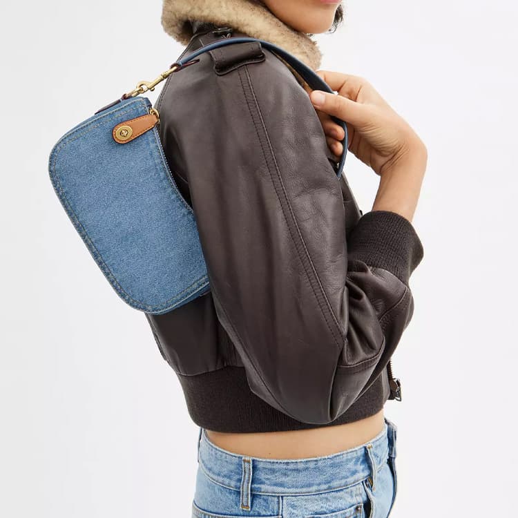 Мини-сумка COACH Swinger 20 - изображение 6