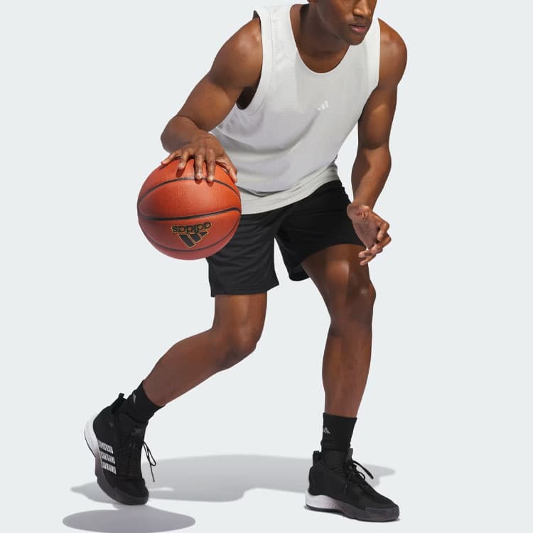 Баскетбольные шорты adidas Legends 3-Stripes Basketball Shorts - изображение 4