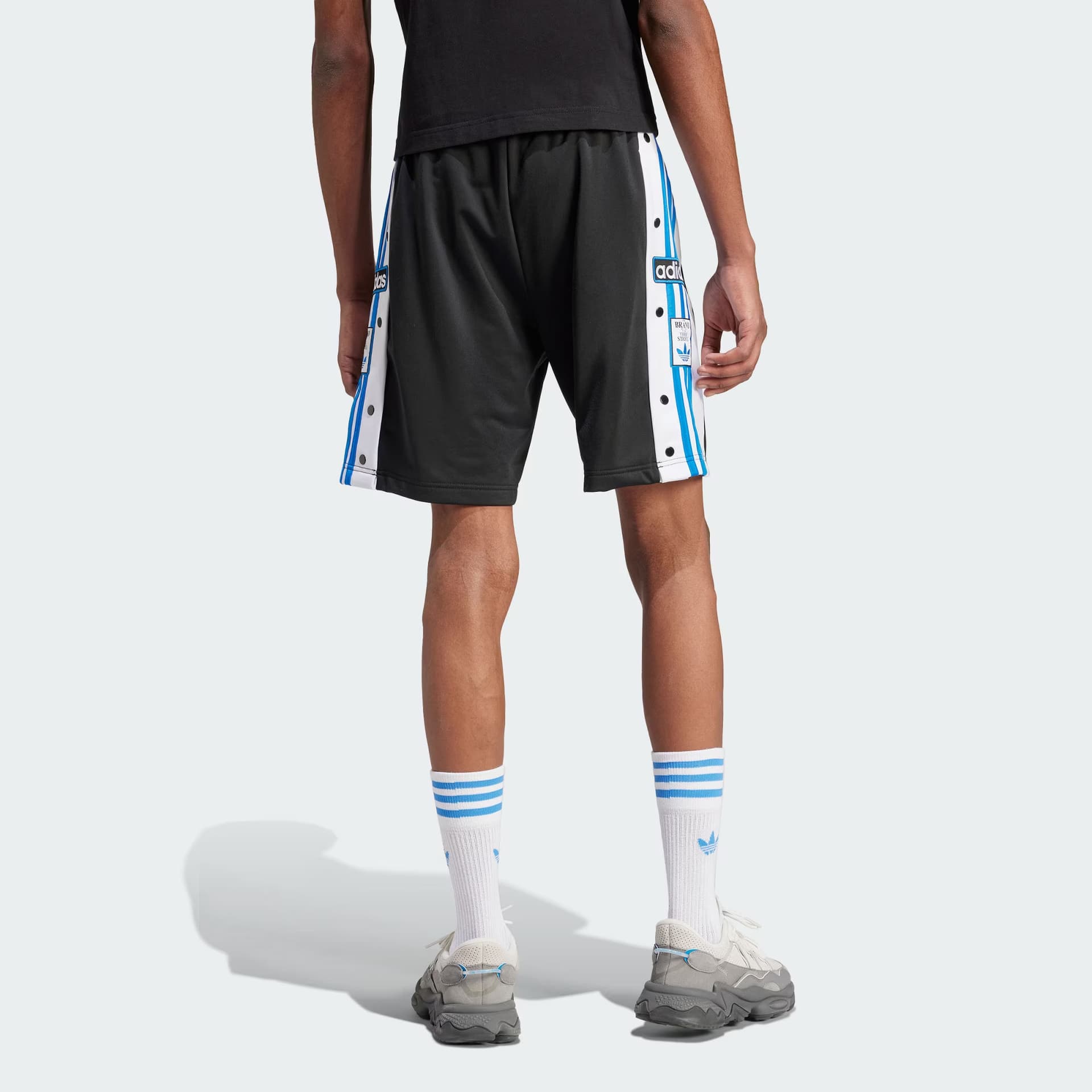 Тренировочные штаны adidas Adicolor Adibreak Shorts - изображение 3
