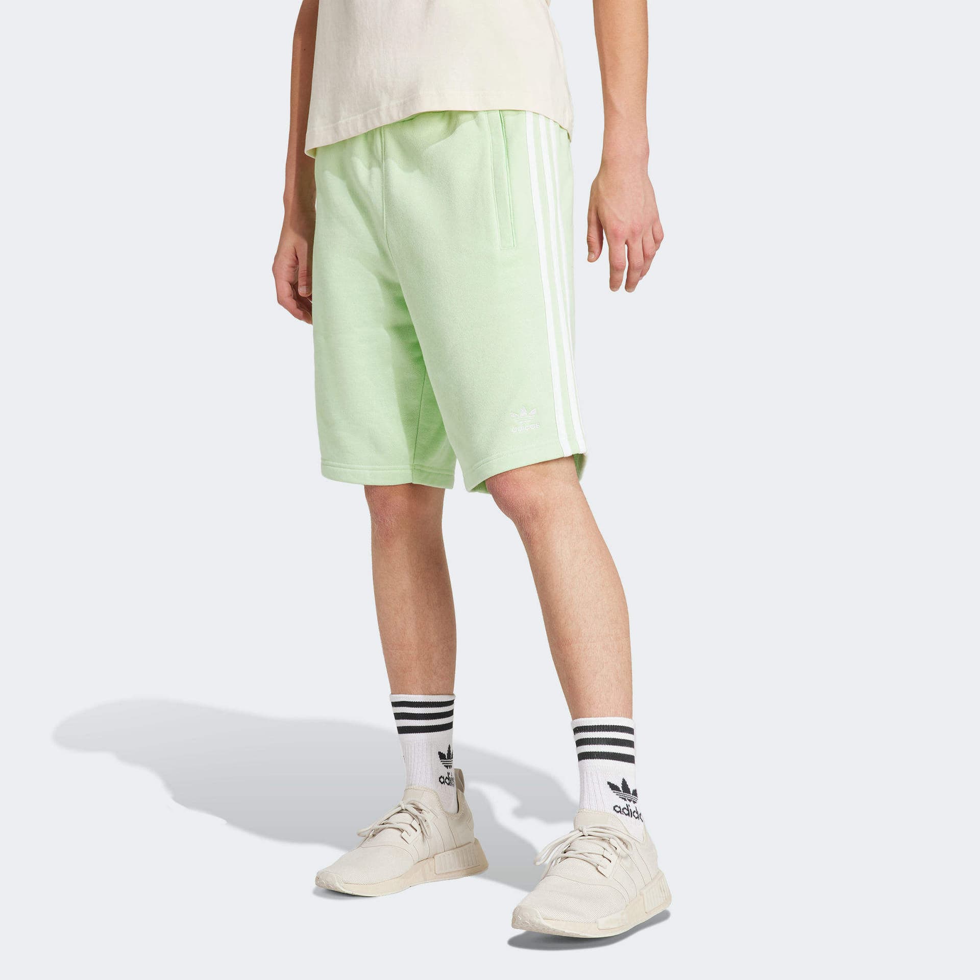 Шорты adidas Adicolor 3-Stripes Shorts - изображение 2