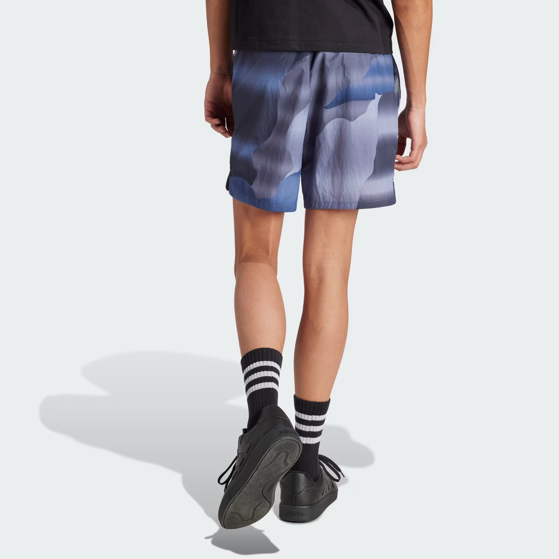 Тренировочные штаны adidas City Escape Shorts - изображение 3