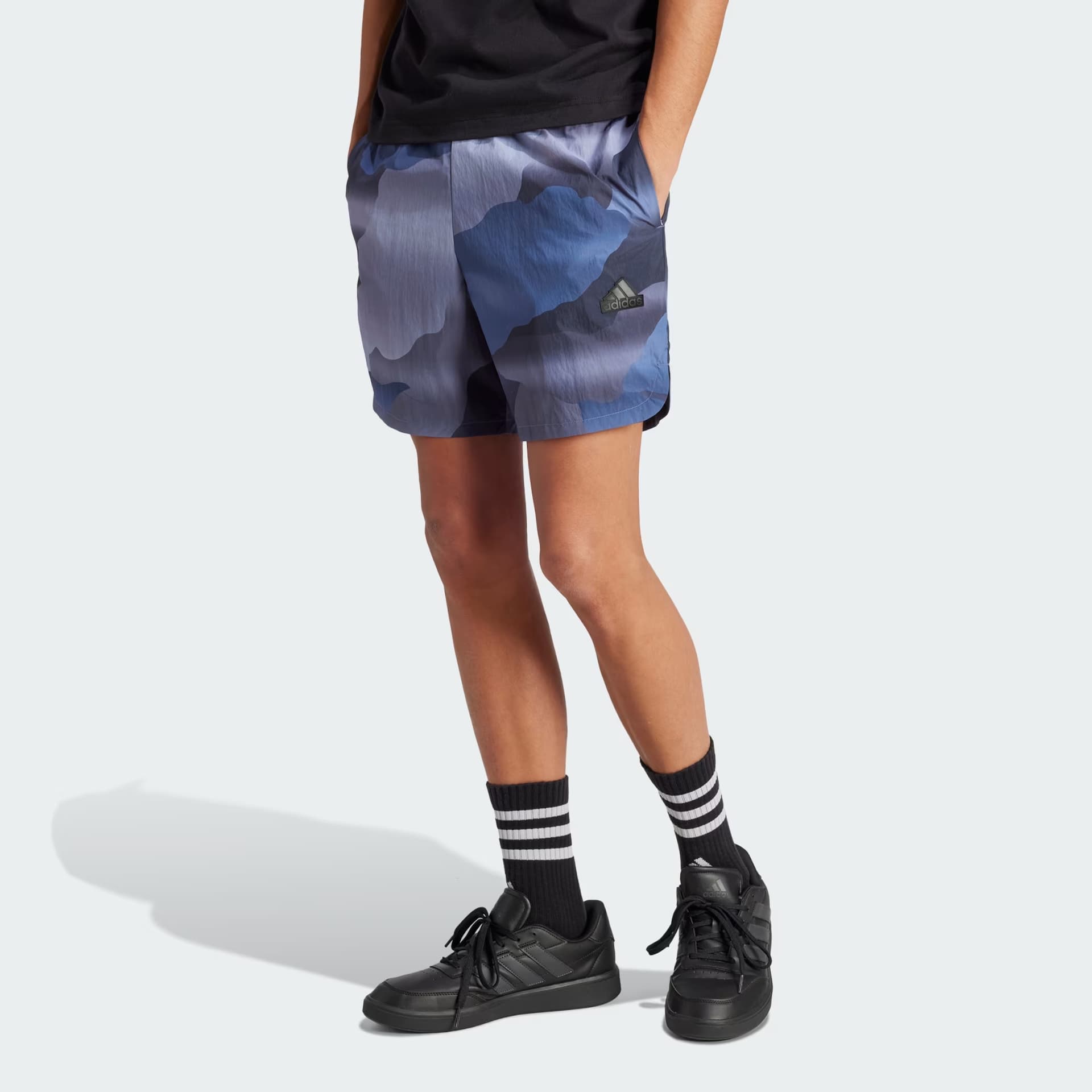 Тренировочные штаны adidas City Escape Shorts - изображение 2