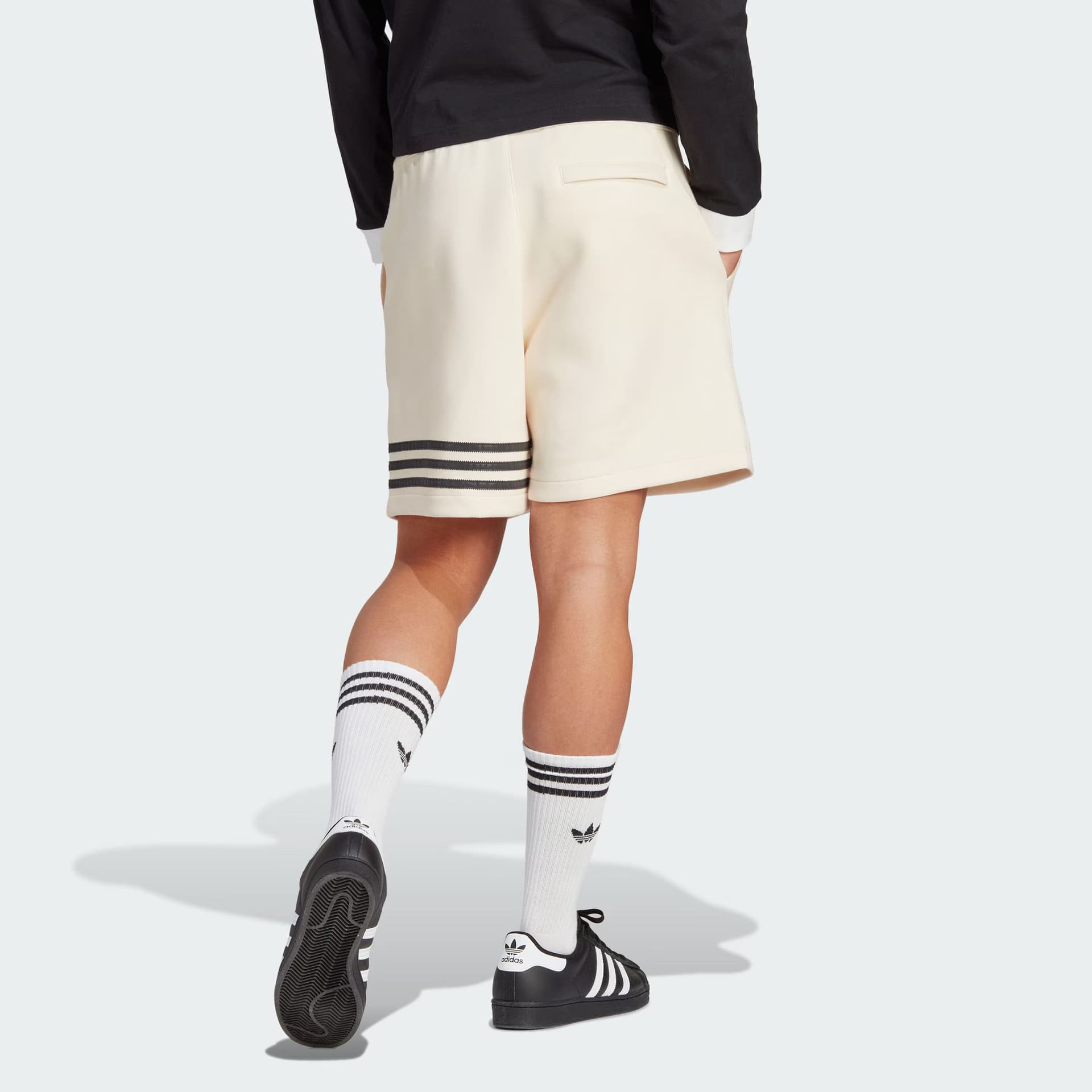 Тренировочные штаны adidas originals Street Neuclassic Shorts - изображение 3