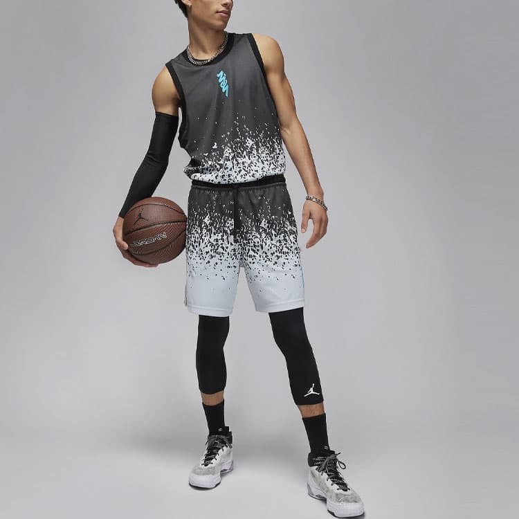 Тренировочные штаны Jordan Zion Soccer Grey Shorts - изображение 2