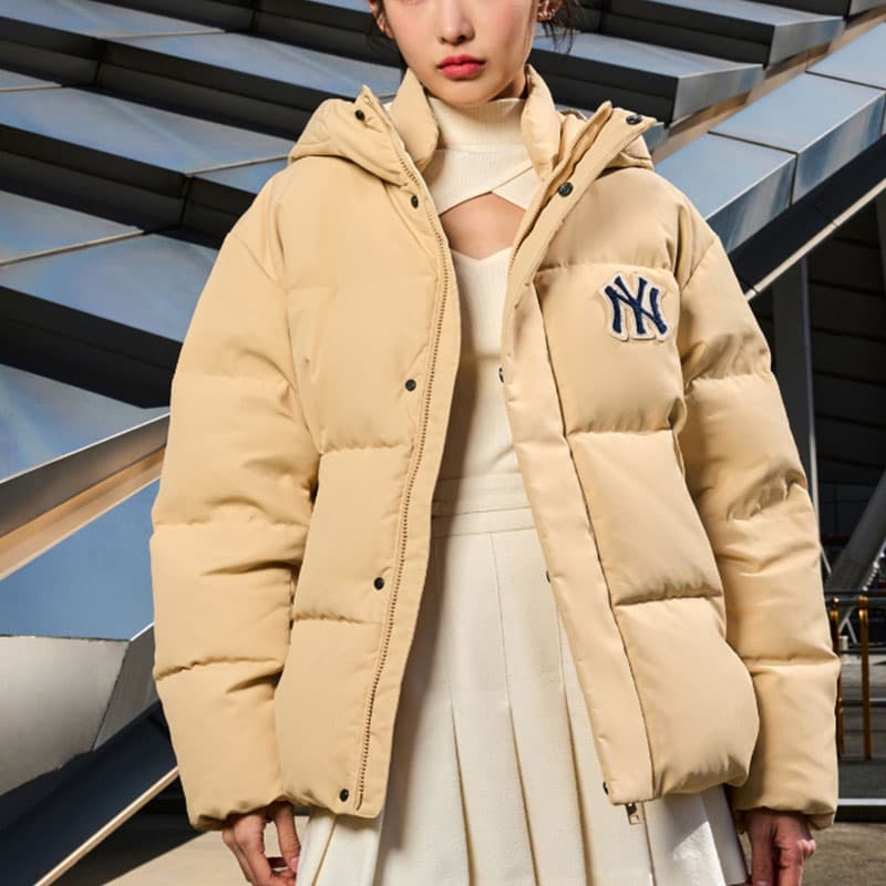 Зимняя куртка MLB FW23 Yankees Hooded Down Jacket Sand - изображение 4